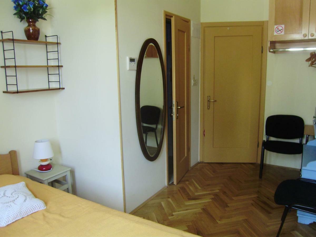 Anthea Rooms Split Exterior photo
